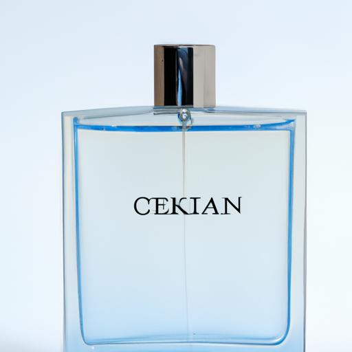 Một góc chụp cận cảnh của chai nước hoa Calvin Klein trên nền trắng.