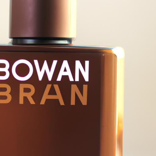 Chụp gần chai nước hoa nam màu nâu với nhãn hiệu 'Man Brown'.