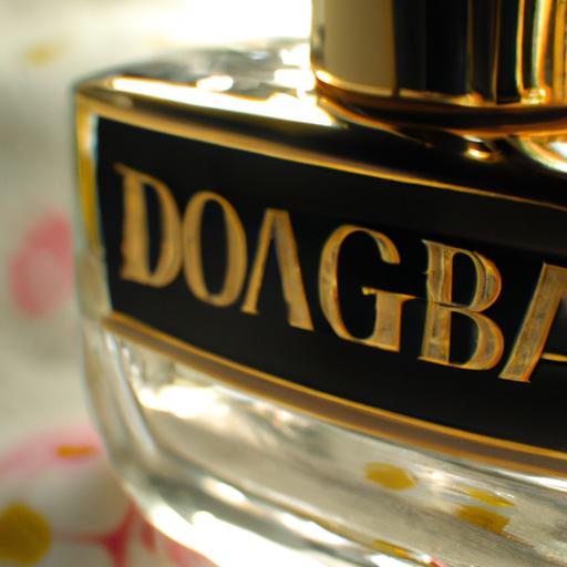 Một góc nhìn cận cảnh của chai nước hoa Dolce & Gabbana nam