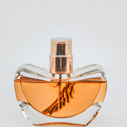 Sự kết hợp hoàn hảo giữa hương hoa và hương gỗ tạo nên mùi thơm đặc trưng của nước hoa Million Nữ.